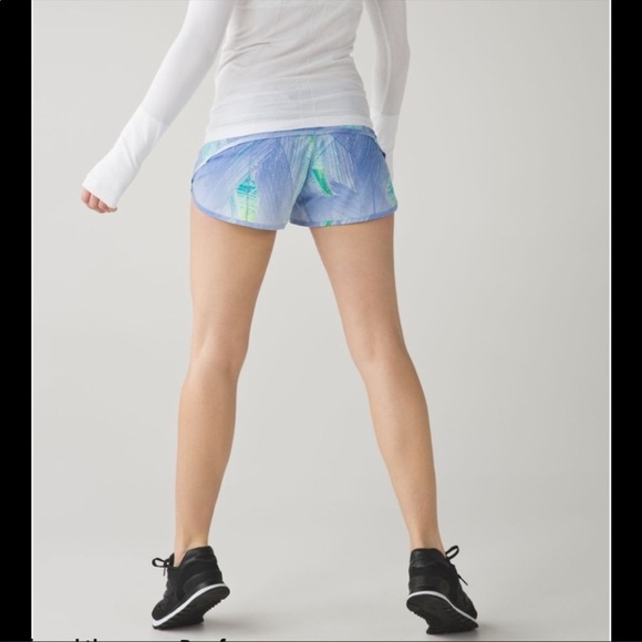 Lululemon Speed Short in Wind Chill White Lullaby - Picture 2 of 7